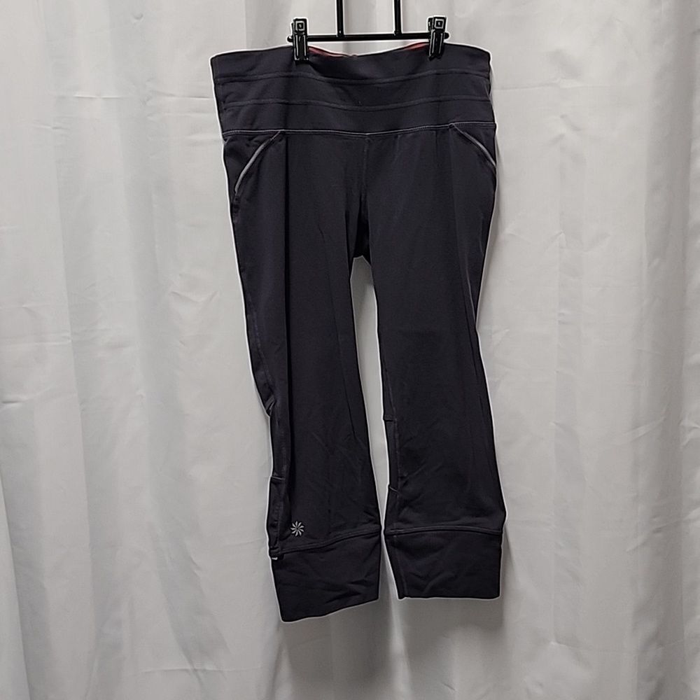 Athleta Relay Capri 2.0 Leggings Womens Size M Black UPF Tight Reflective